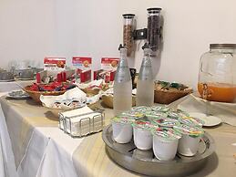 Moonlight Hotel & Suites