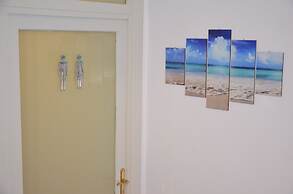 Moonlight Hotel & Suites