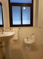 Moonlight Hotel & Suites