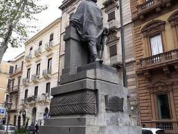 Moonlight Hotel & Suites