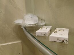 Moonlight Hotel & Suites