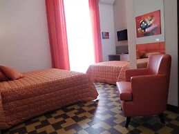 Moonlight Hotel & Suites