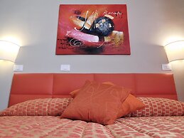 Moonlight Hotel & Suites