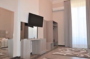 Moonlight Hotel & Suites