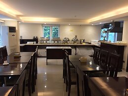 Golden Lotus Halong Hotel