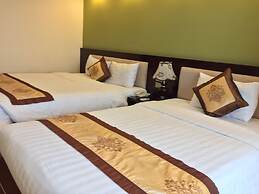 Golden Lotus Halong Hotel