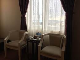 Golden Lotus Halong Hotel