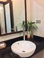 Golden Lotus Halong Hotel