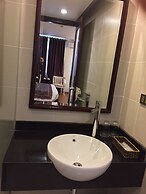 Golden Lotus Halong Hotel