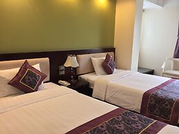 Golden Lotus Halong Hotel