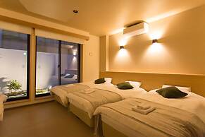 Group STAY CLASSE 01