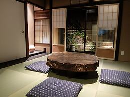 Reikaku Kiyomizu-Gojo