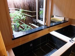 Reikaku Kiyomizu-Gojo