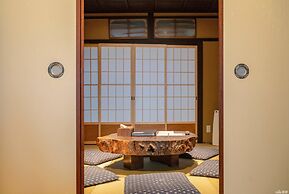 Reikaku Kiyomizu-Gojo