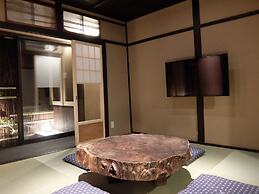 Reikaku Kiyomizu-Gojo