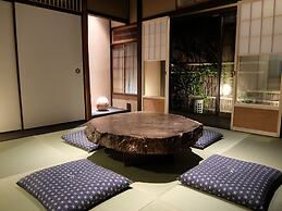 Reikaku Kiyomizu-Gojo