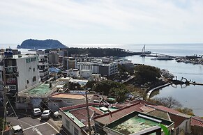 Gudeok Guest House - Hostel