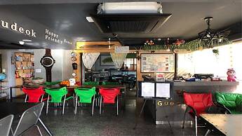Gudeok Guest House - Hostel