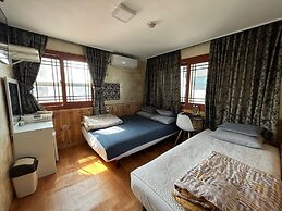 Gudeok Guest House - Hostel