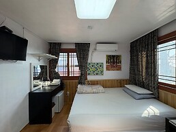 Gudeok Guest House - Hostel