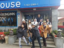 Gudeok Guest House - Hostel