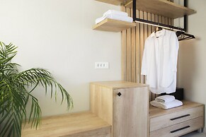 Sea View Studios & Apartments