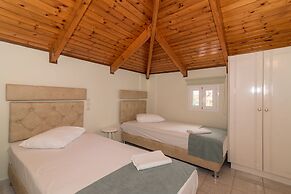 Sea View Studios & Apartments