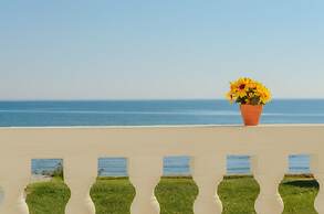 Sea View Studios & Apartments