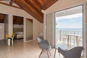 Sea View Studios & Apartments