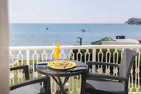 Sea View Studios & Apartments