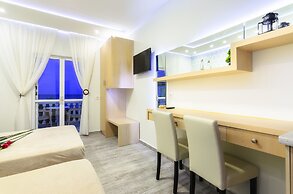 Sea View Studios & Apartments