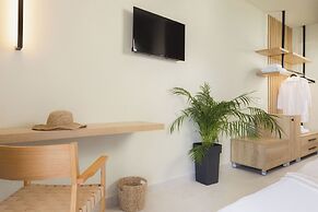 Sea View Studios & Apartments