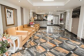 Riverside Boutique Hotel