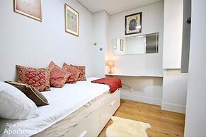 Akicity Cais Sodré In