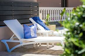 Nikos & Maria Studios