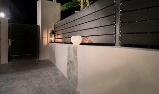 Nikos & Maria Studios