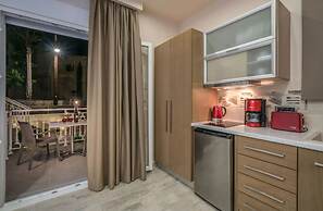 Nikos & Maria Studios