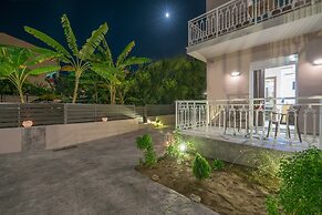 Nikos & Maria Studios