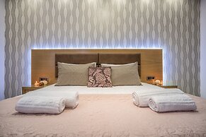 Nikos & Maria Studios