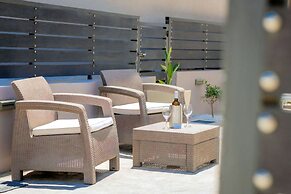 Nikos & Maria Studios