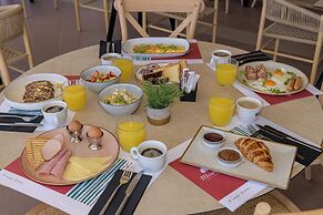 Mouria Studios & Apartments