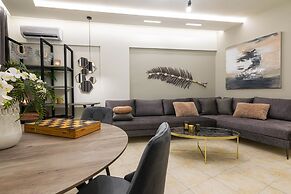 Mouria Studios & Apartments