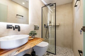 Mouria Studios & Apartments