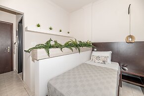 Mouria Studios & Apartments