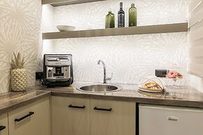 Mouria Studios & Apartments