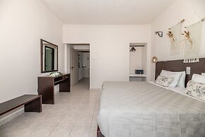 Mouria Studios & Apartments