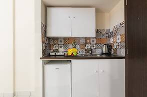 Mouria Studios & Apartments