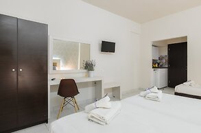 Mouria Studios & Apartments