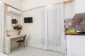 Mouria Studios & Apartments