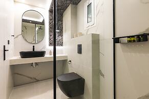 Mouria Studios & Apartments